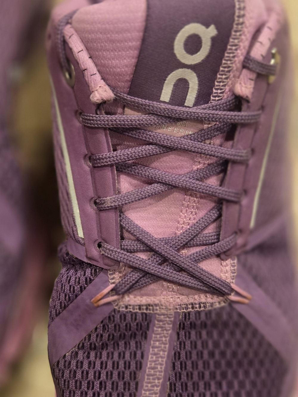 👟 On Running Cloudflyer Women's Size 7.5 Purple Rose - Excellent Condition ✨ - Picture 5 of 7
